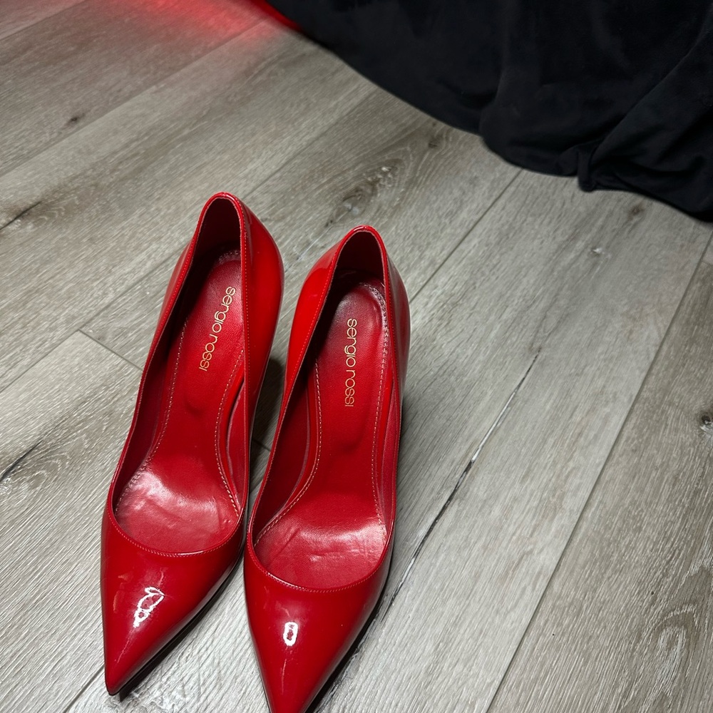 Sergio Ross Elegant Red Pumps